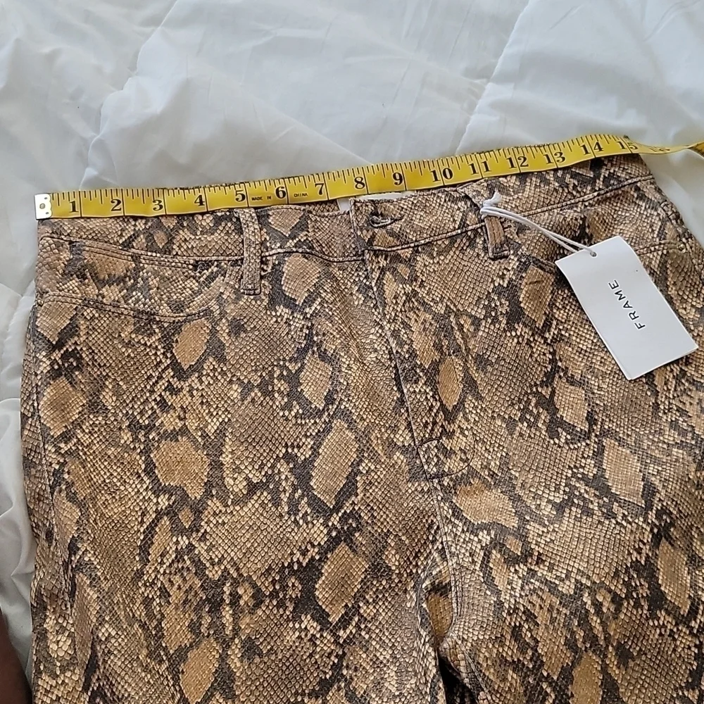 NWT Frame le high skinny crop in coated python Size 30 Gift Idea